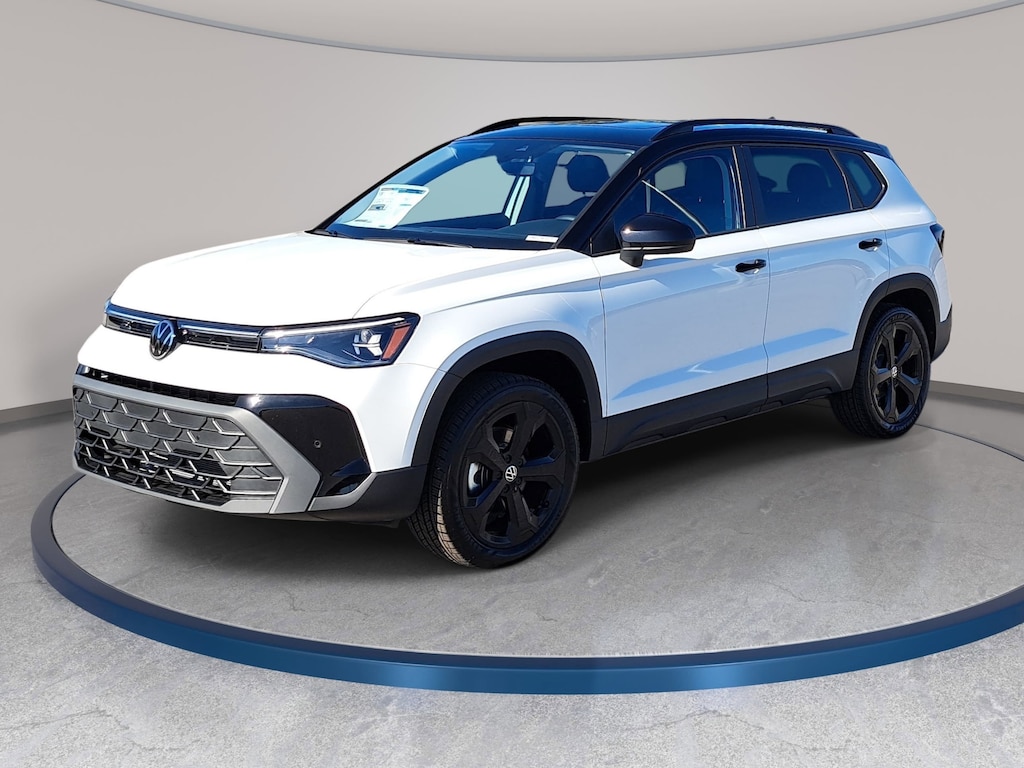 New 2026 Volkswagen Taos 1.5T SE Black SUV