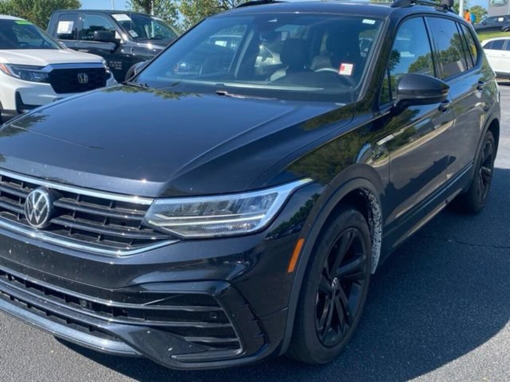 Used 2023 Volkswagen Tiguan 2.0T SE R-Line Black SUV