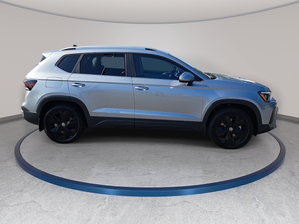 New 2026 Volkswagen Taos SE SE FWD