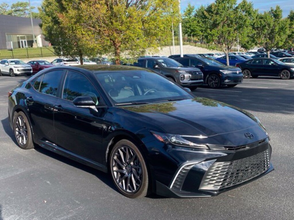 Used 2025 Toyota Camry SE Sedan