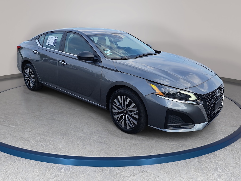 Used 2025 Nissan Altima SV Sedan
