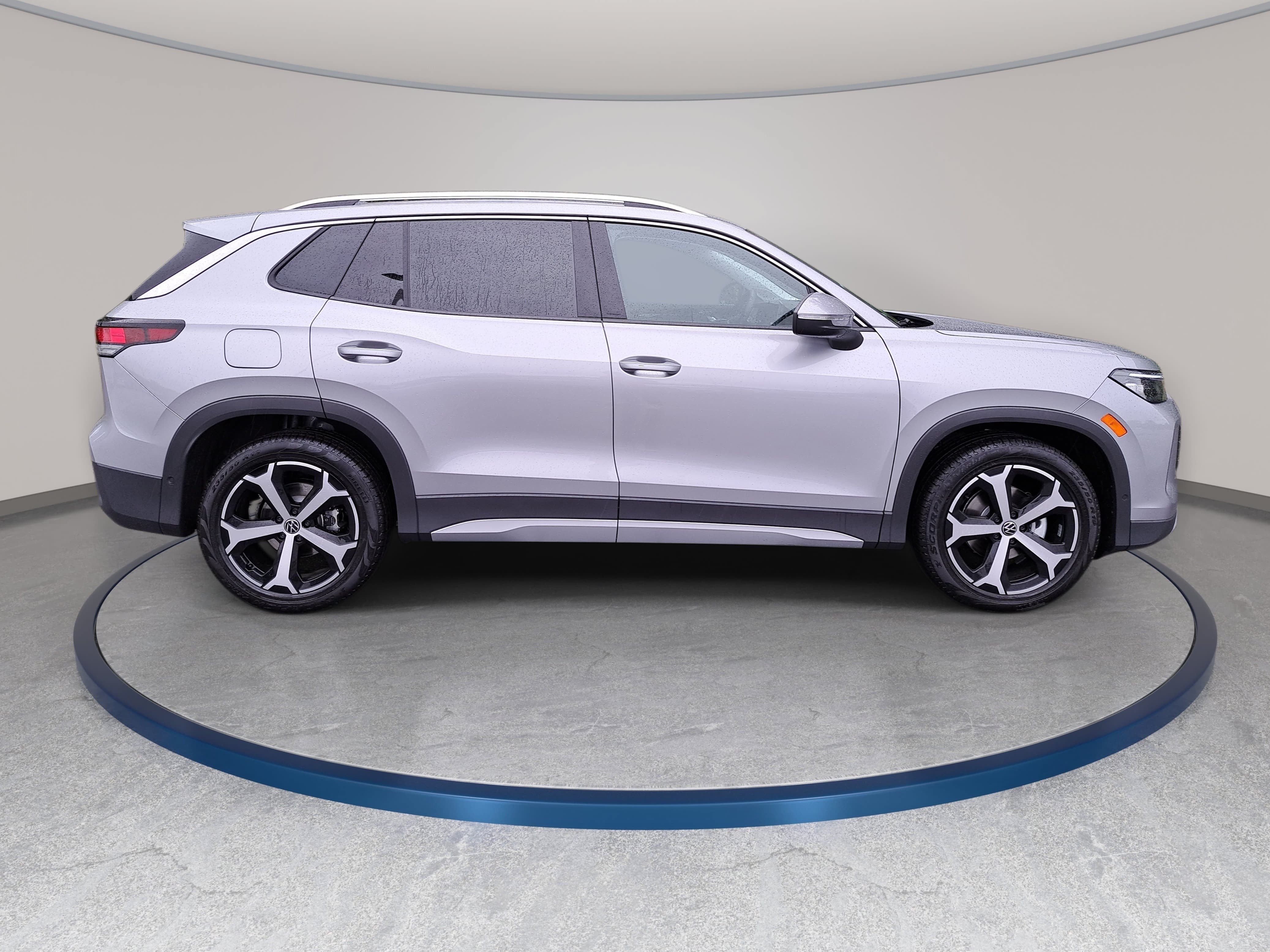 New 2026 Volkswagen Tiguan SE SUV