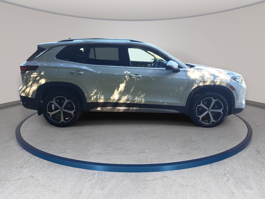 New 2026 Volkswagen Tiguan SE SUV