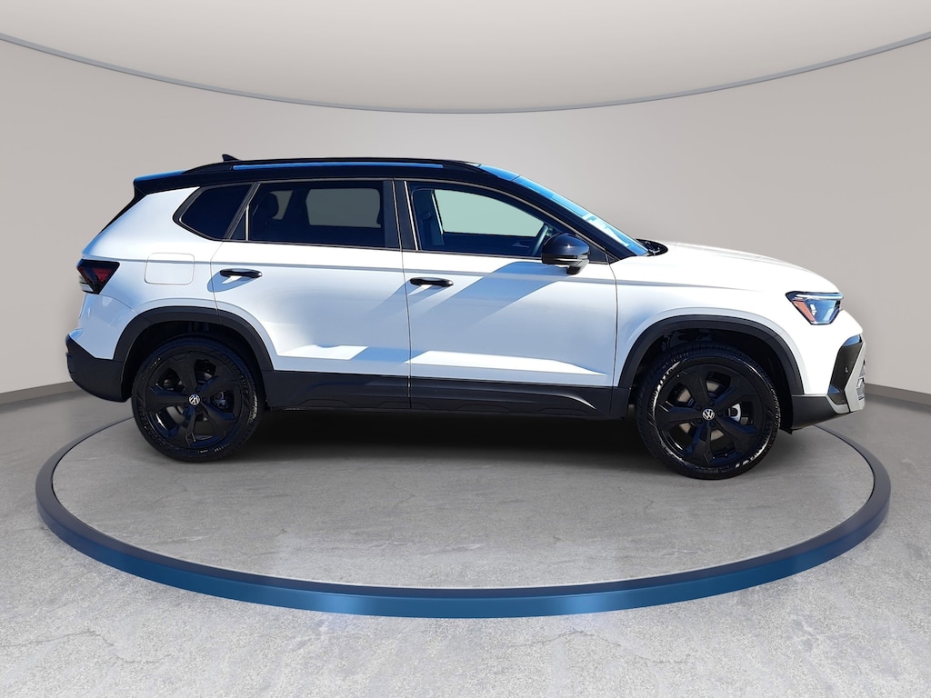 New 2026 Volkswagen Taos 1.5T SE Black SUV