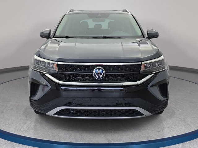 Used 2022 Volkswagen Taos SE SE FWD