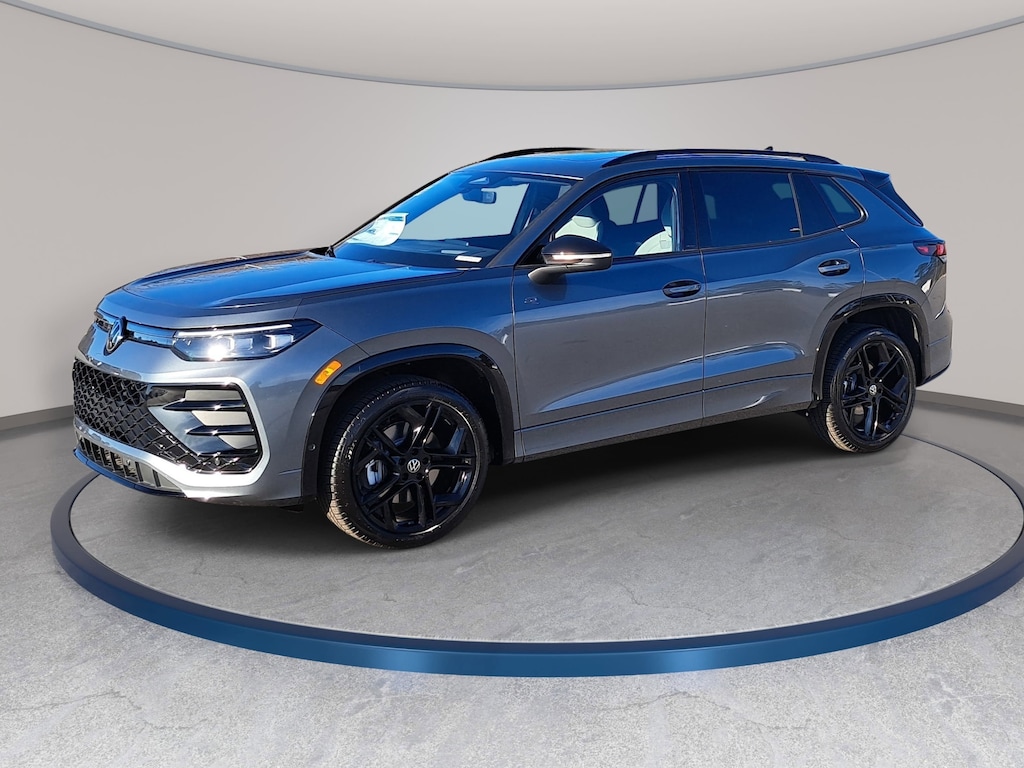 New 2026 Volkswagen Tiguan SE R-Line Black SUV