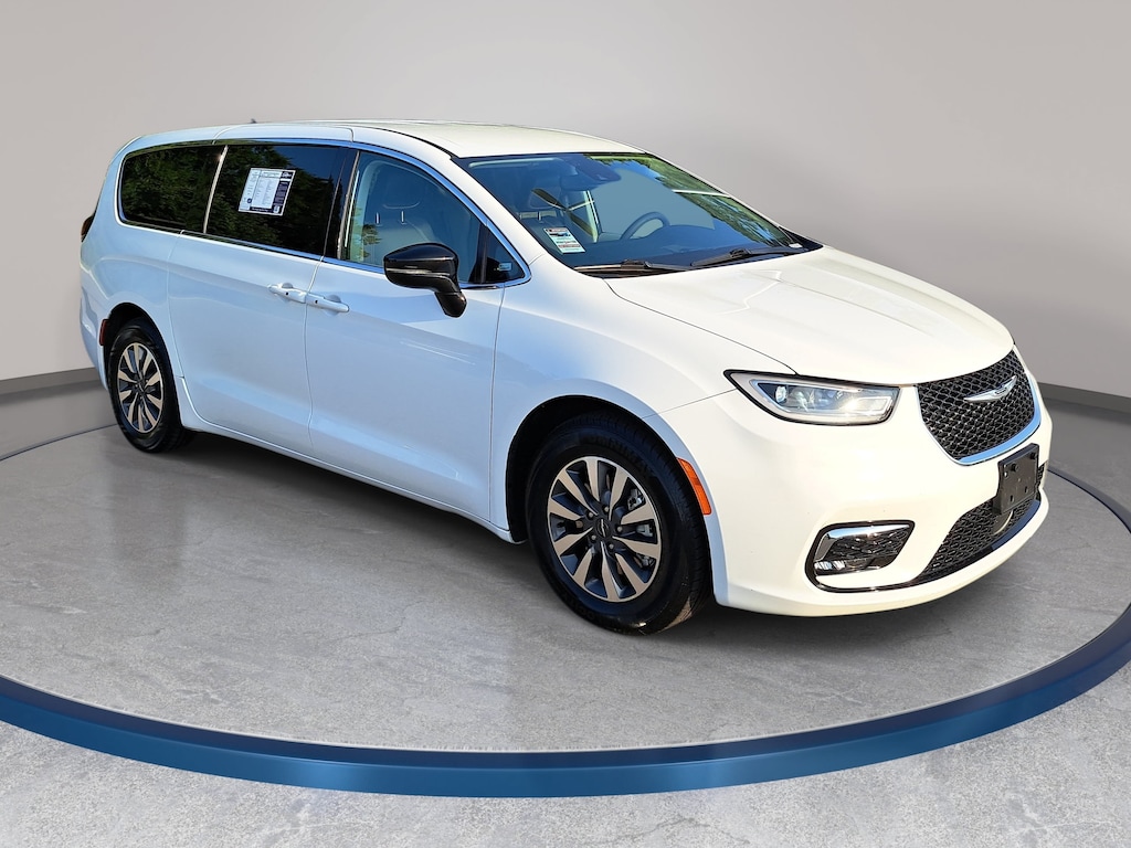 Used 2024 Chrysler Pacifica Plug-In Hybrid Select Van Passenger Van
