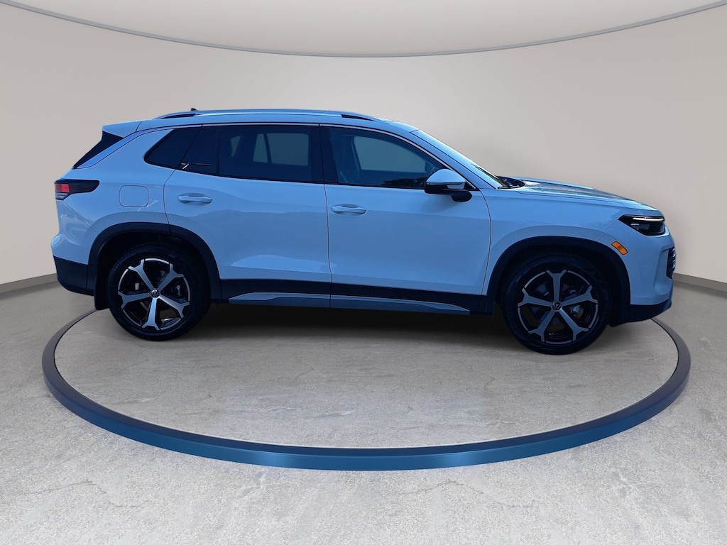 New 2026 Volkswagen Tiguan SE SUV