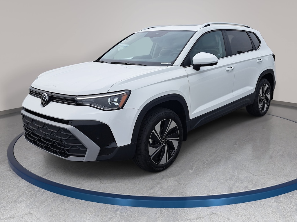 New 2026 Volkswagen Taos SE SE 4MOTION