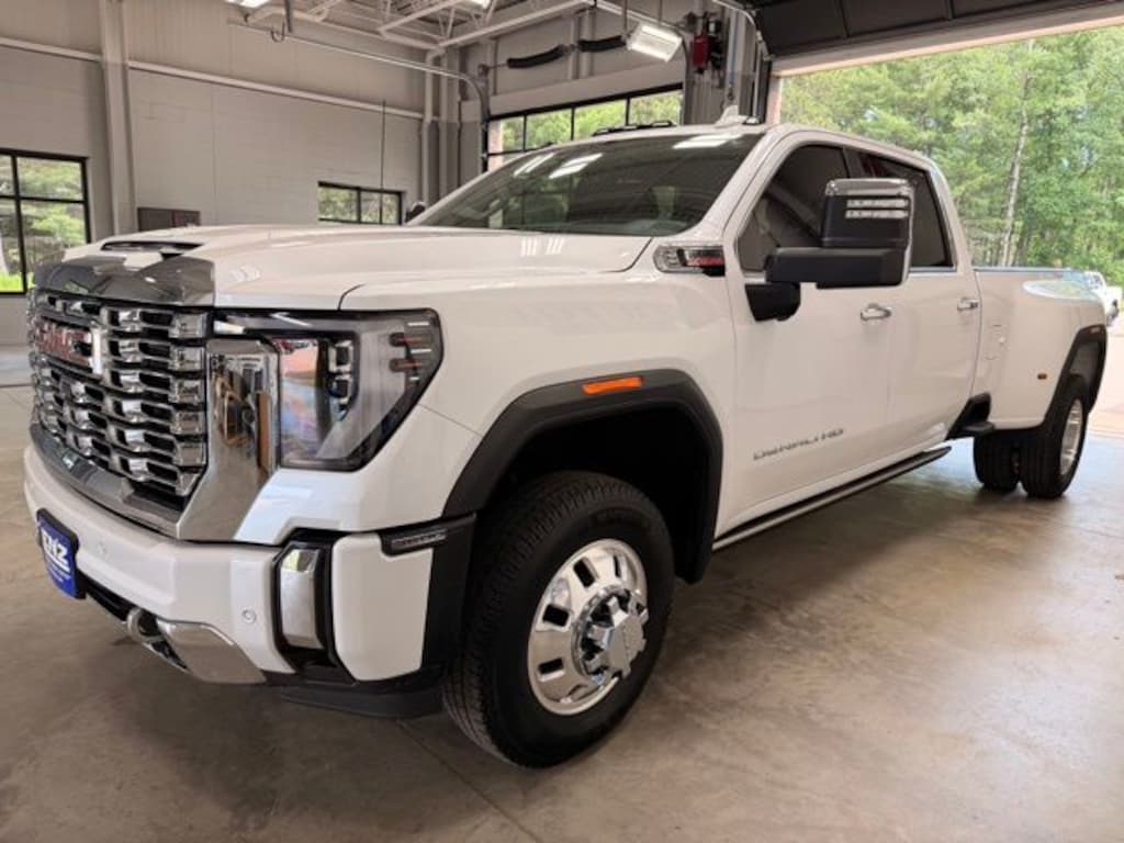 Used 2025 GMC Sierra 3500HD 4x4 Crew Cab Denali DRW Truck