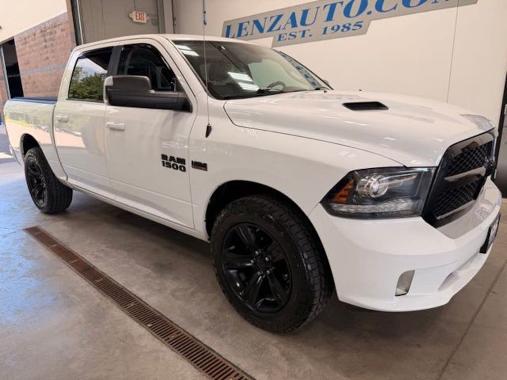 Used 2018 Ram 1500 4x4 Crew Cab Night Truck