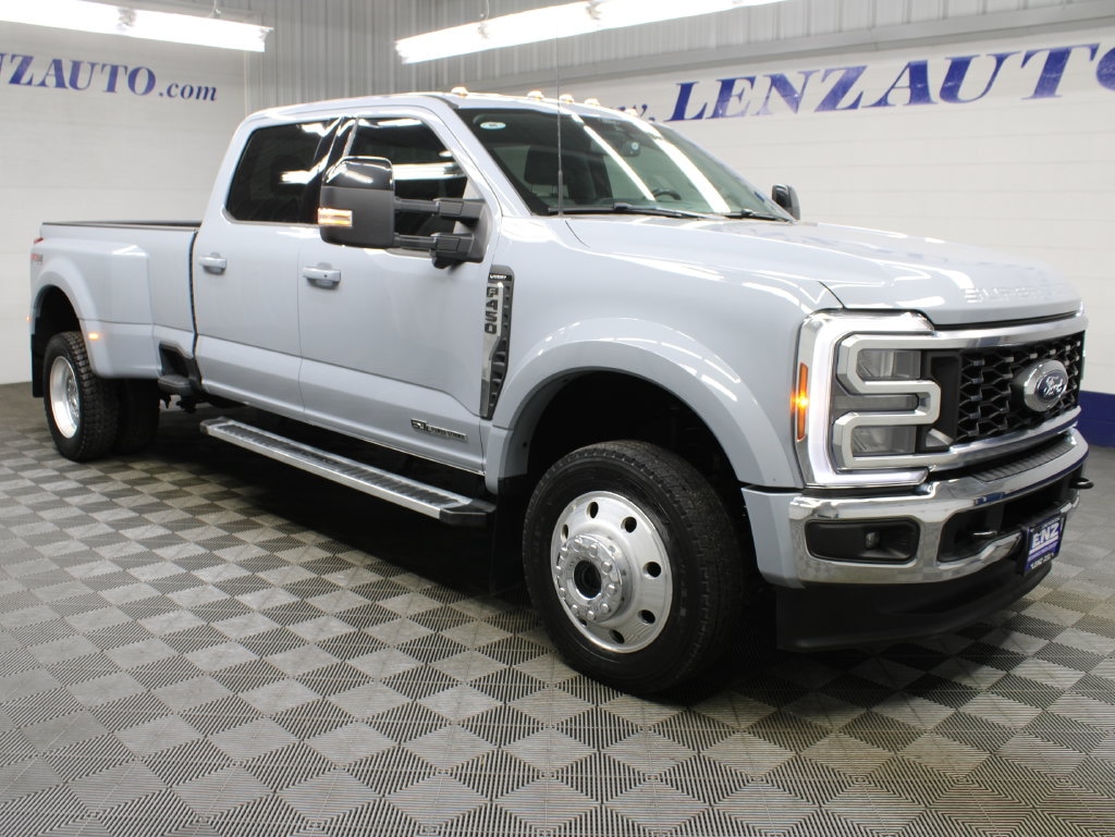 Used 2025 Ford F-450SD 4x4 Crew Cab Lariat DRW Truck