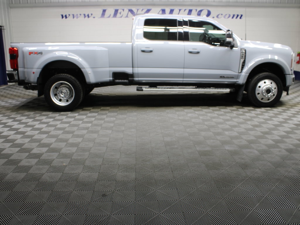 Used 2025 Ford F-450SD 4x4 Crew Cab Lariat DRW Truck