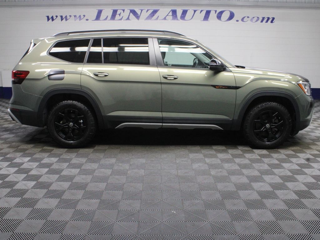 Used 2024 Volkswagen Atlas SE Peak Edition AWD SUV