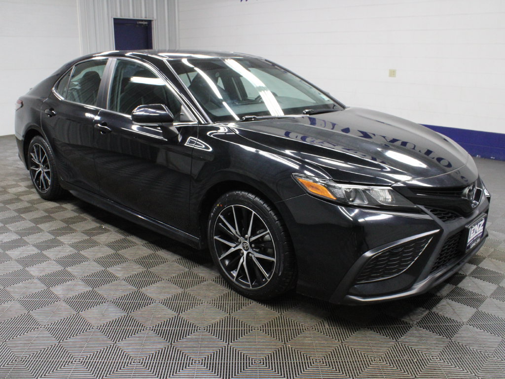 Used 2022 Toyota Camry SE FWD Sedan