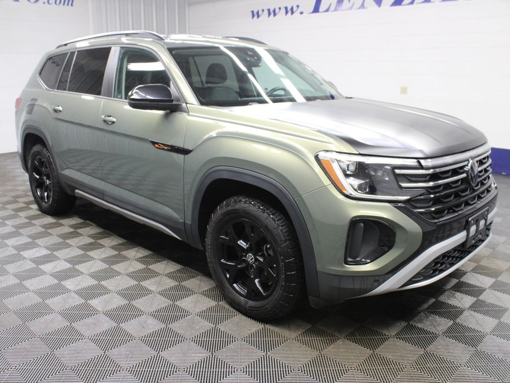Used 2024 Volkswagen Atlas SE Peak Edition AWD SUV