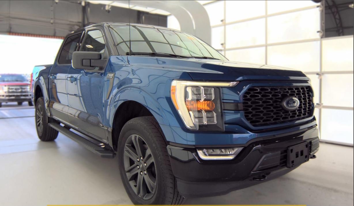 Used 2023 Ford F-150 XLT V8 HERITAGE EDITION PANO ROOF XLT 4WD SuperCrew 5.5 Box