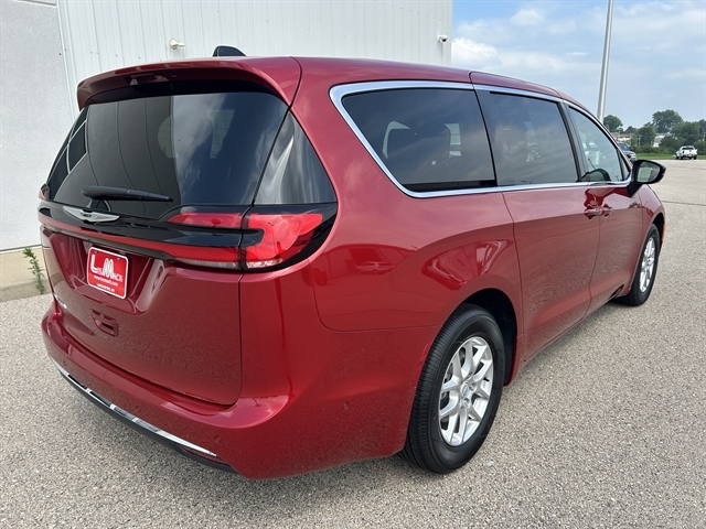 New 2025 Chrysler Pacifica SELECT Passenger Van