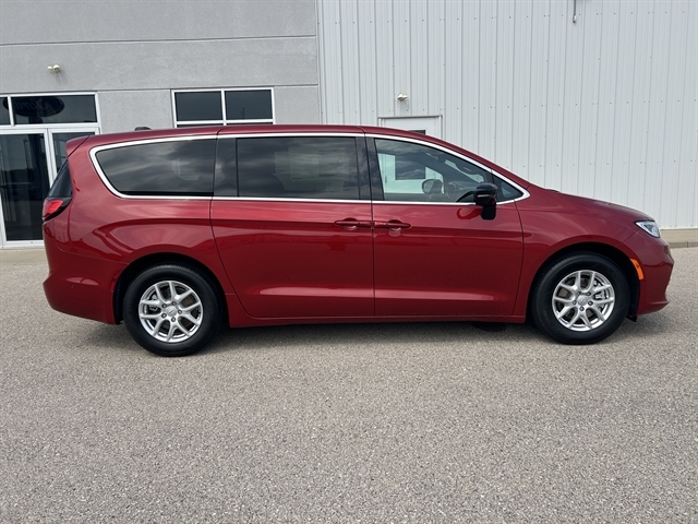 New 2025 Chrysler Pacifica SELECT Passenger Van