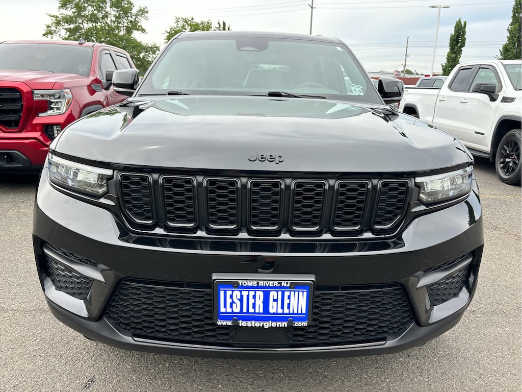 Used 2023 Jeep Grand Cherokee Altitude X 4x4