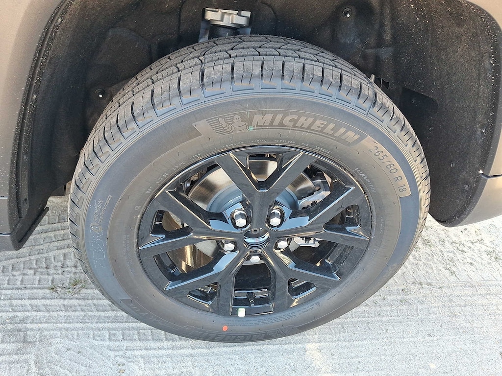 New 2026 Jeep Grand Cherokee Laredo Altitude Sport Utility