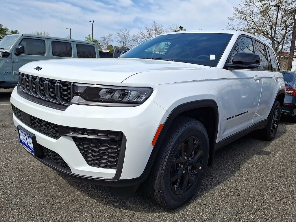 New 2026 Jeep Grand Cherokee Laredo Altitude Sport Utility