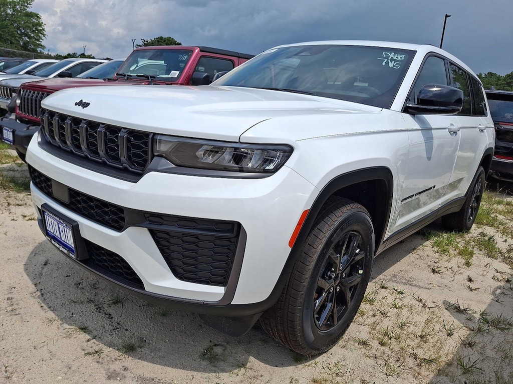 New 2026 Jeep Grand Cherokee L Laredo Altitude Sport Utility