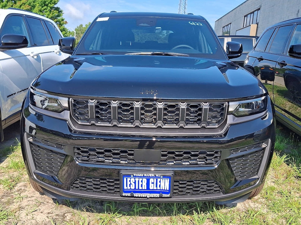 New 2026 Jeep Grand Cherokee Laredo Altitude Sport Utility