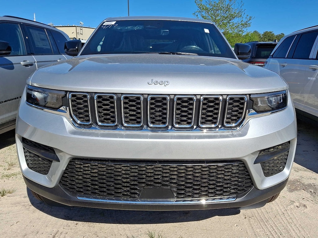 New 2026 Jeep Grand Cherokee Laredo X Sport Utility