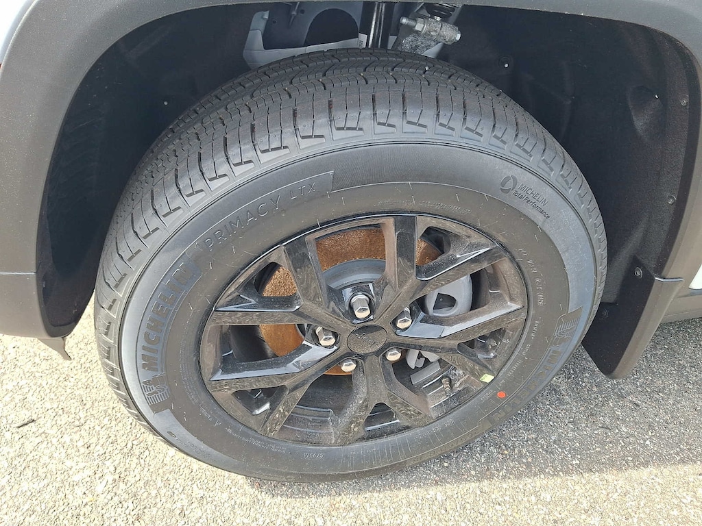 New 2026 Jeep Grand Cherokee Laredo Altitude Sport Utility
