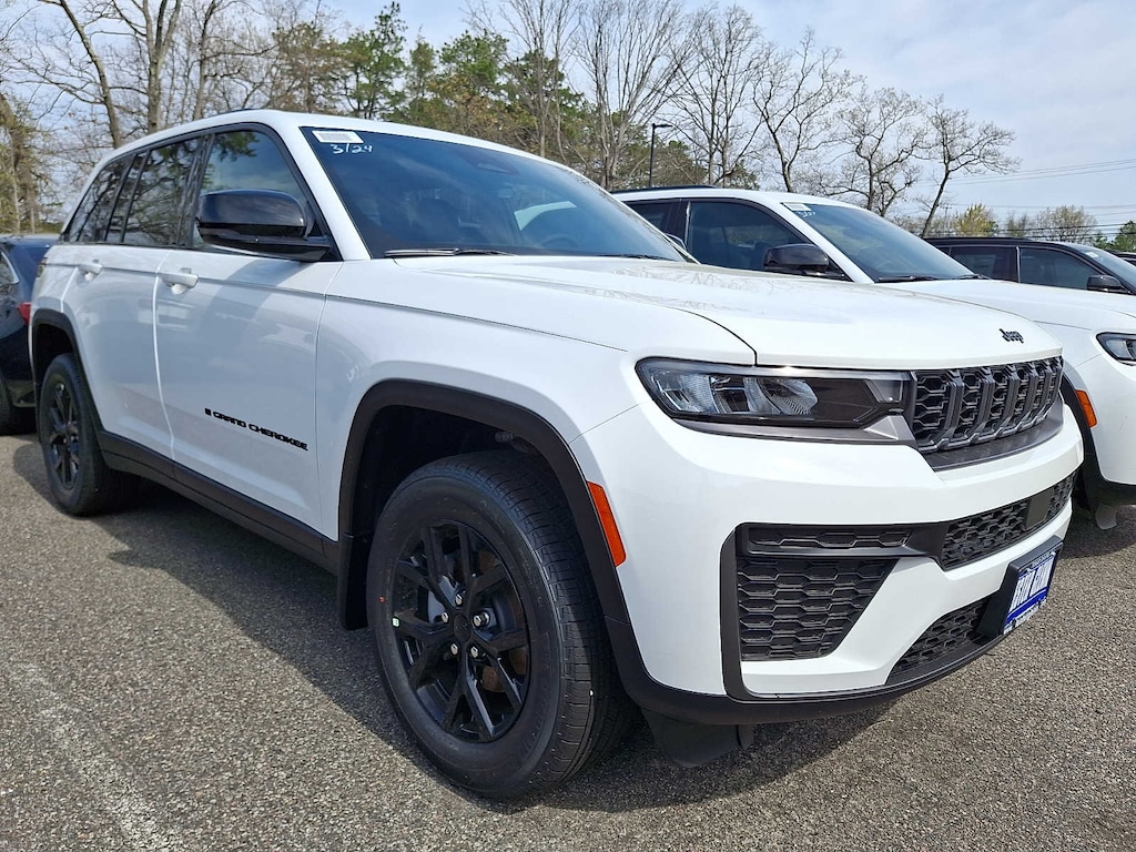 New 2026 Jeep Grand Cherokee Laredo Altitude Sport Utility