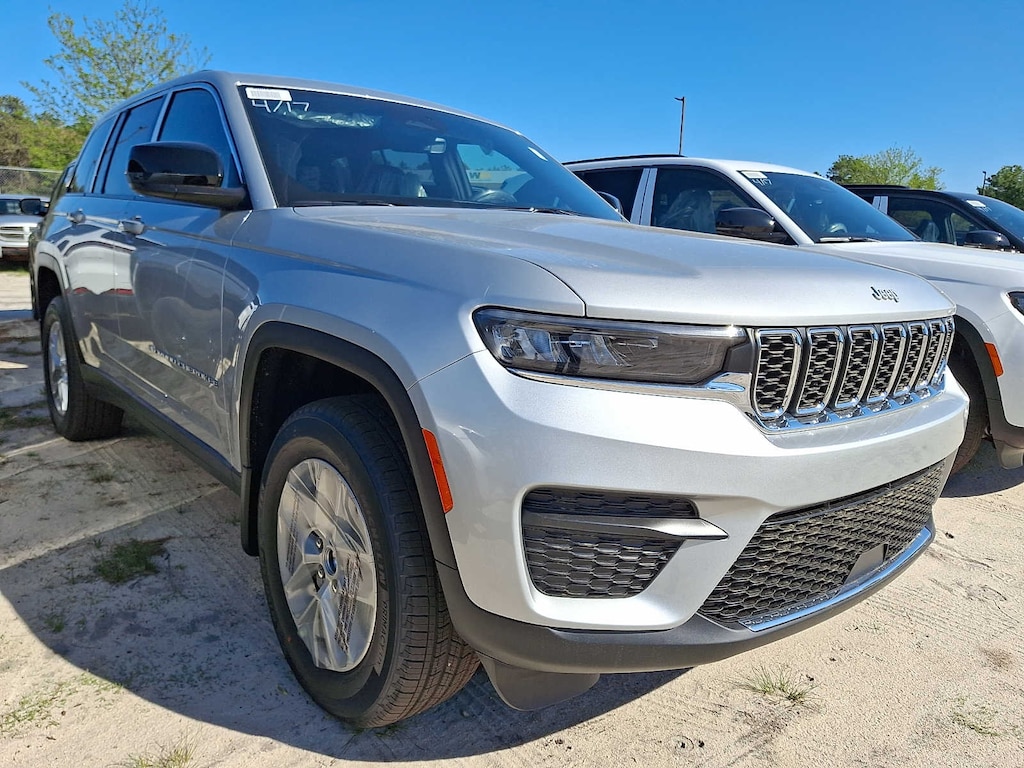 New 2026 Jeep Grand Cherokee Laredo X Sport Utility