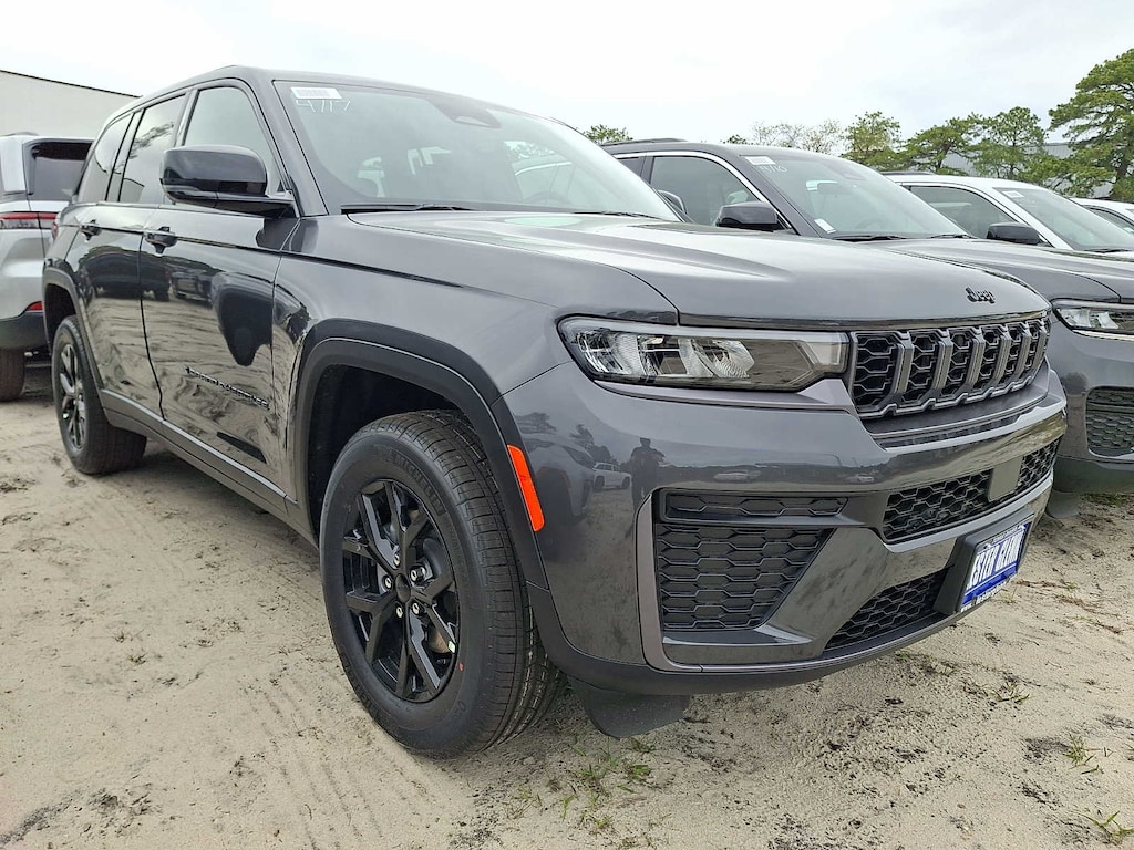 New 2026 Jeep Grand Cherokee Laredo Altitude Sport Utility