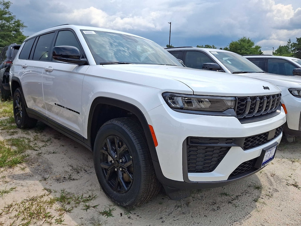 New 2026 Jeep Grand Cherokee L Laredo Altitude Sport Utility