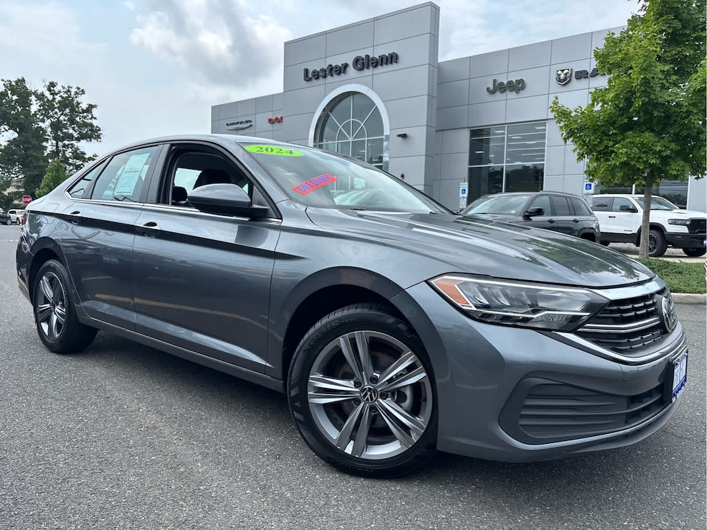 Used 2024 Volkswagen Jetta SE Sedan