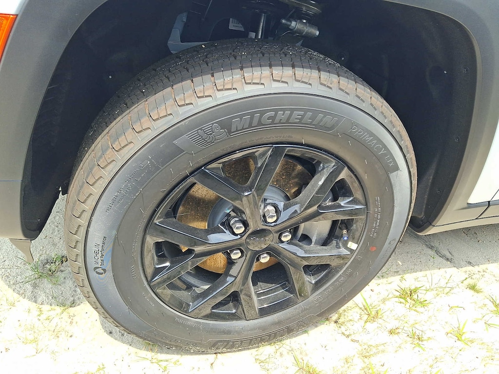 New 2026 Jeep Grand Cherokee L Laredo Altitude Sport Utility