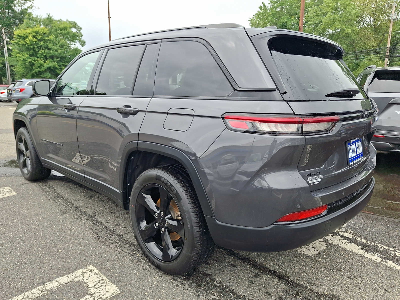 Used 2022 Jeep Grand Cherokee Laredo SUV