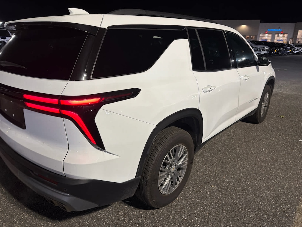 Used 2026 Chevrolet Traverse LT SUV