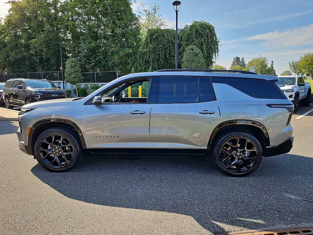 Used 2026 Chevrolet Traverse AWD RS
