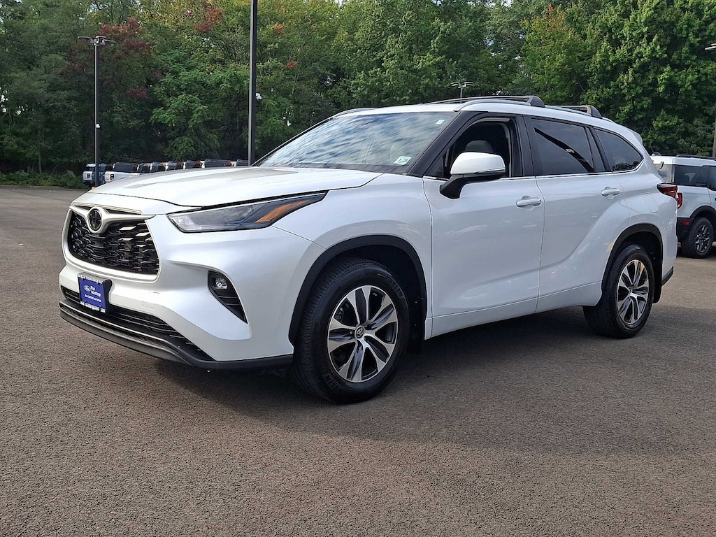 Certified 2023 Toyota Highlander XLE AWD (Natl)