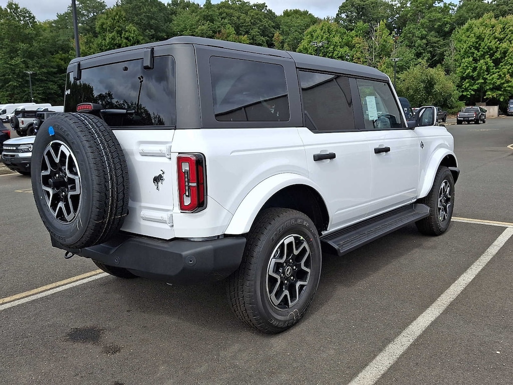 New 2026 Ford Bronco Outer Banks 4x4