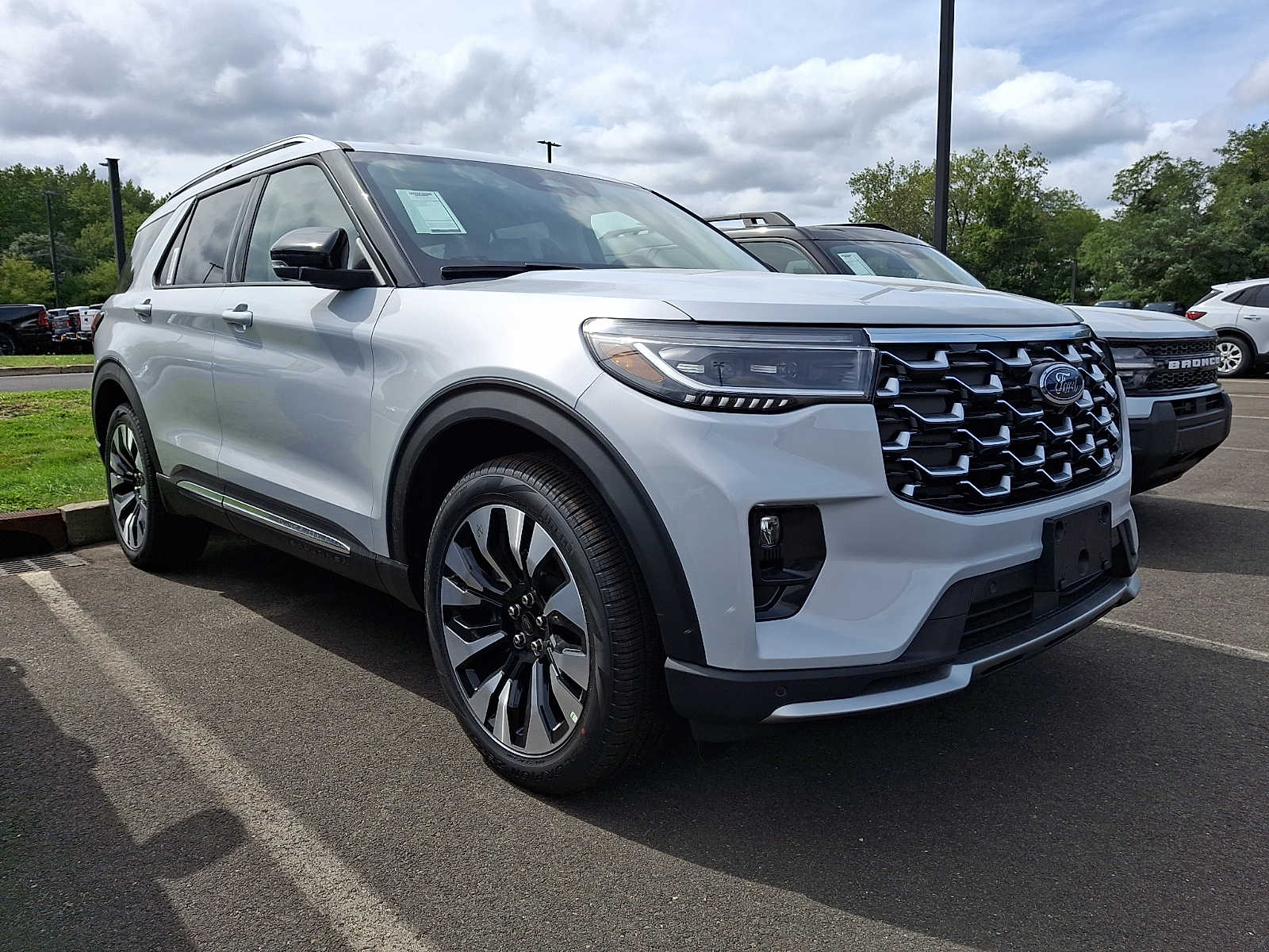 2026 Ford Explorer Platinum 4WD