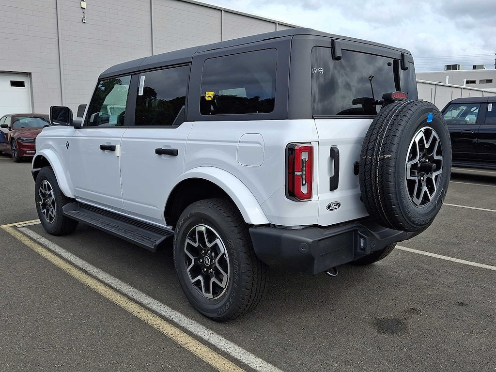 New 2026 Ford Bronco Outer Banks 4x4