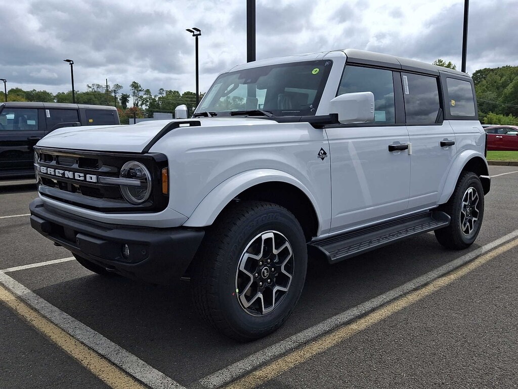 New 2026 Ford Bronco Outer Banks 4x4
