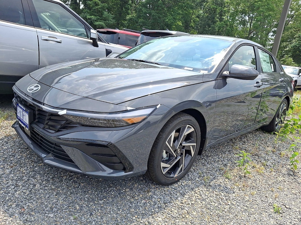 New 2026 Hyundai Elantra Limited Sedan