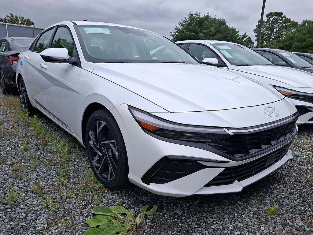 New 2026 Hyundai Elantra Limited Sedan