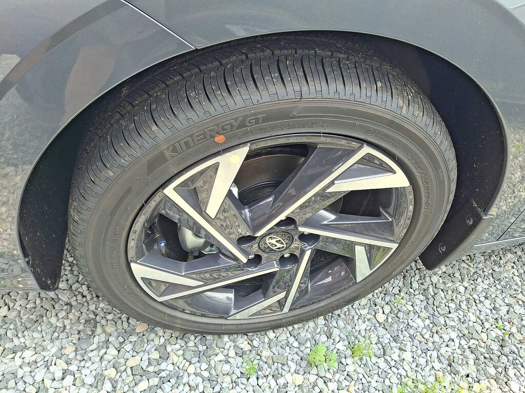 New 2026 Hyundai Elantra Limited Sedan