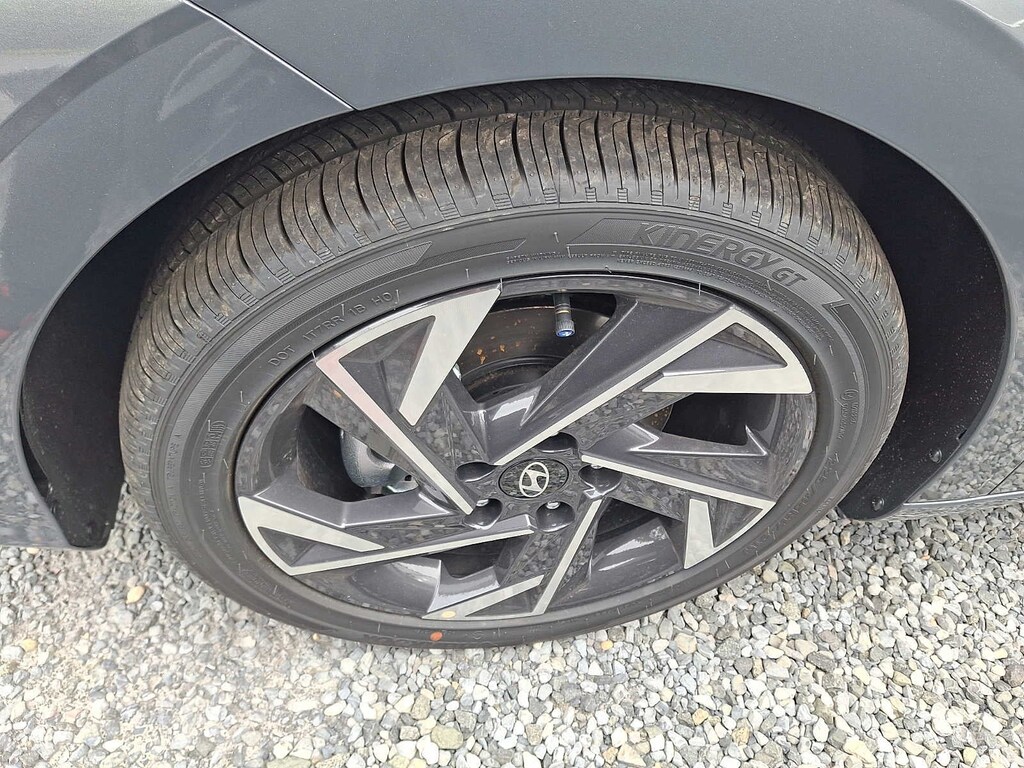 New 2026 Hyundai Elantra Limited Sedan