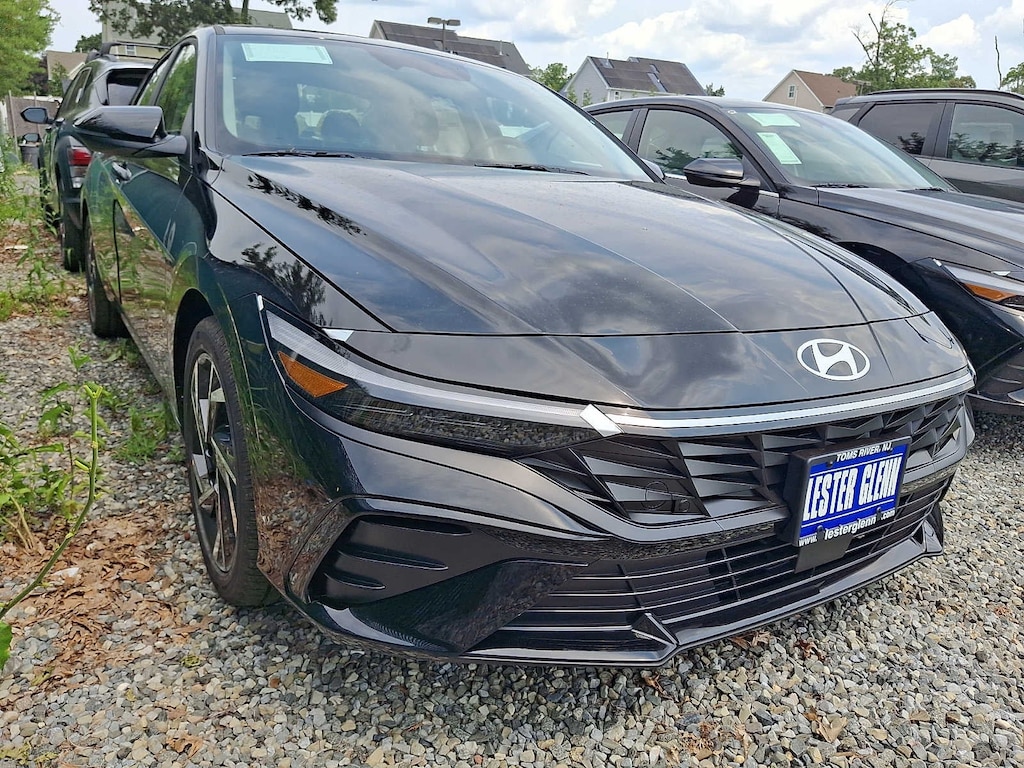 New 2026 Hyundai Elantra Limited Sedan