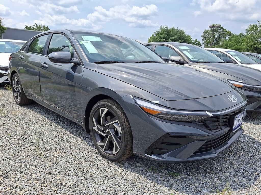 New 2026 Hyundai Elantra Limited Sedan